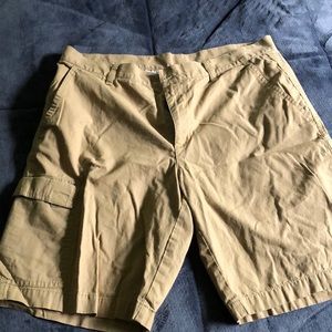 Columbia shorts size 34